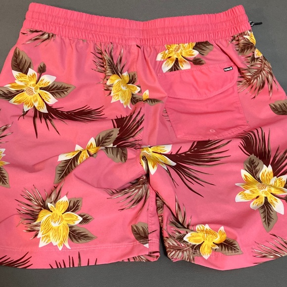 Hurley Pink Floral Men's Swim Trunks - Picture 2 of 7